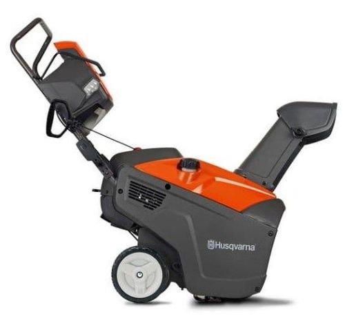 картинка Бензиновый снегоуборщик Husqvarna ST151 фото 4 картинка Бензиновый снегоуборщик Husqvarna ST151 фото 4